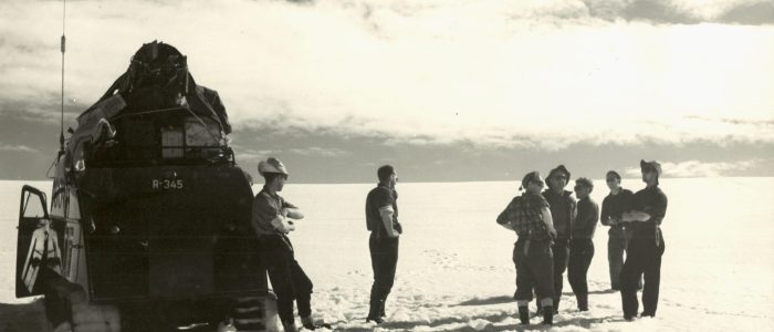 JORFI_Mynd2_1953-07_ViðGrímsvötn-SigÞorogGuðmJónasson-löguð GJ Travel og Jöklarannsóknafélag Íslands