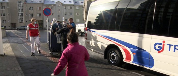 The Icelandic Red Cross. Picture from RUV. 15.09.21 GJ Travel og Rauði kross Íslands